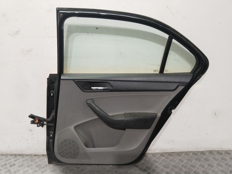 Recambio de puerta trasera derecha para seat toledo iv (kg3) 1.6 tdi referencia OEM IAM 5JA833056B  
