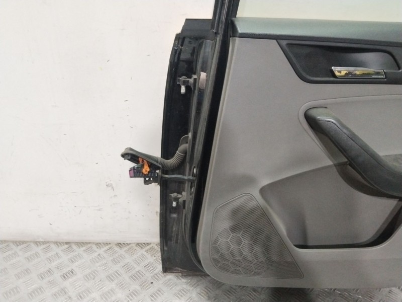 Recambio de puerta trasera derecha para seat toledo iv (kg3) 1.6 tdi referencia OEM IAM 5JA833056B  