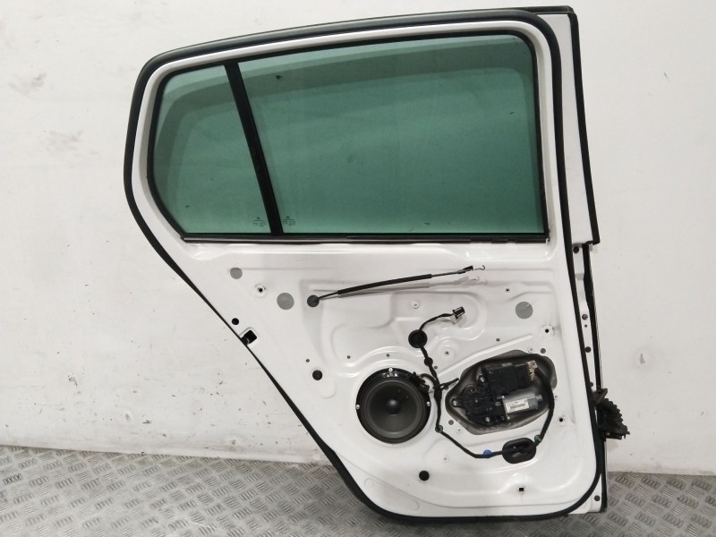 Recambio de puerta trasera izquierda para volkswagen golf v (1k1) 1.6 fsi referencia OEM IAM 1K6833105J  BLANCO