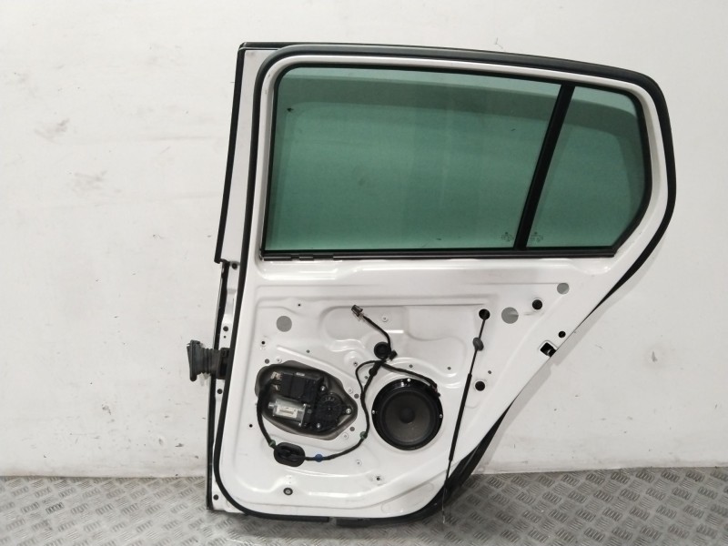Recambio de puerta trasera derecha para volkswagen golf v (1k1) 1.6 fsi referencia OEM IAM 1K6833106J  BLANCO