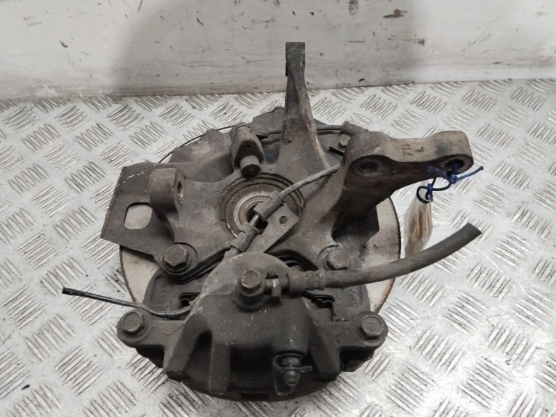 Recambio de mangueta delantera izquierda para hyundai elantra iii sedán (xd) 1.6 referencia OEM IAM 517152D110  