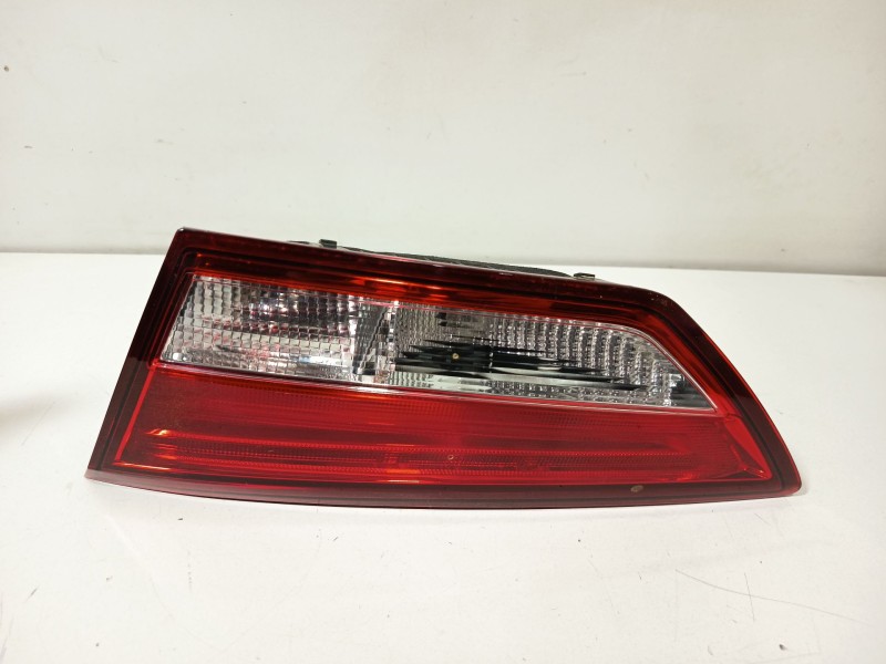 Recambio de piloto trasero derecho interior para seat leon (5f1) 1.5 tgi referencia OEM IAM 5F9945094D  
