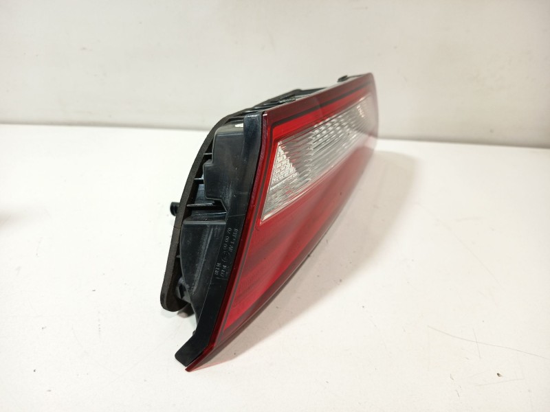 Recambio de piloto trasero derecho interior para seat leon (5f1) 1.5 tgi referencia OEM IAM 5F9945094D  