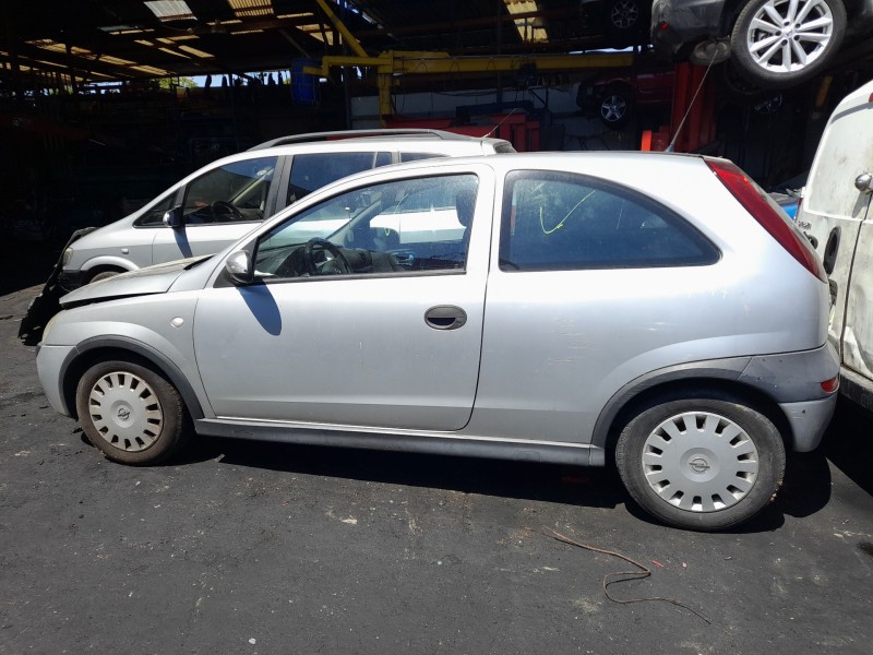 opel corsa c (x01) del año 2003