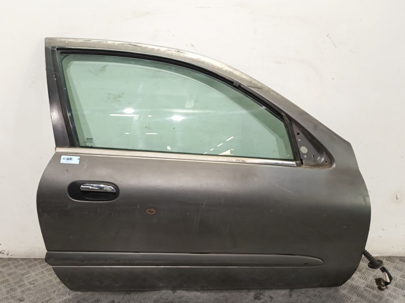 Recambio de puerta delantera derecha para nissan almera ii hatchback (n16) 1.5 referencia OEM IAM 801005M332  