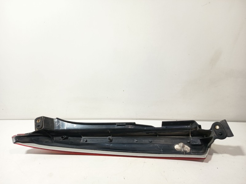 Recambio de piloto trasero derecho para volvo xc90 i (275) d5 awd referencia OEM IAM 157618  