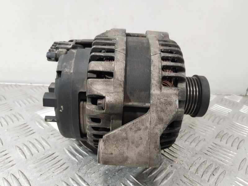 Recambio de alternador para ssangyong rodius i 2.7 xdi 4wd referencia OEM IAM A6651540202 6641540102 
