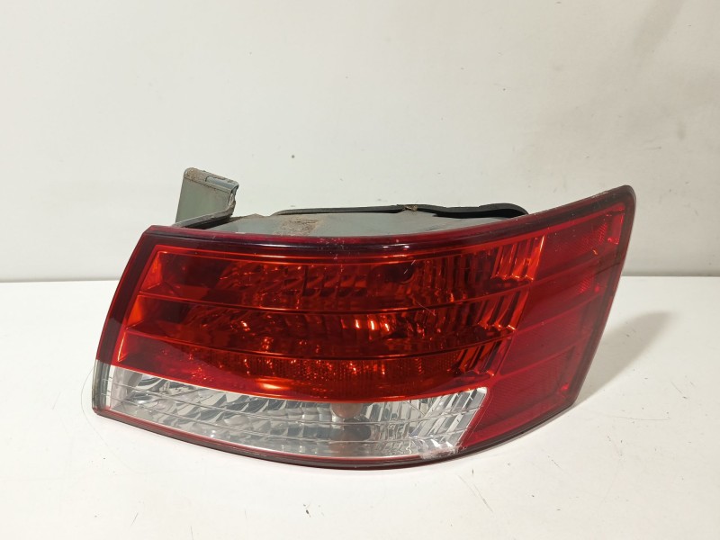 Recambio de piloto trasero derecho para hyundai sonata v (nf) 2.0 crdi referencia OEM IAM 924023K010  