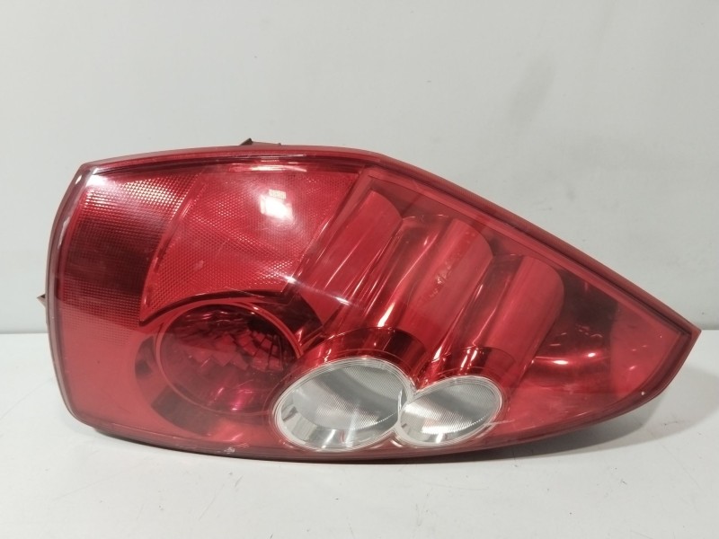 Recambio de piloto trasero izquierdo para mazda 5 (cr) 2.0 cd (cr19) referencia OEM IAM C23551180E  