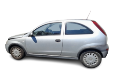 opel corsa c (x01) del año 2003
