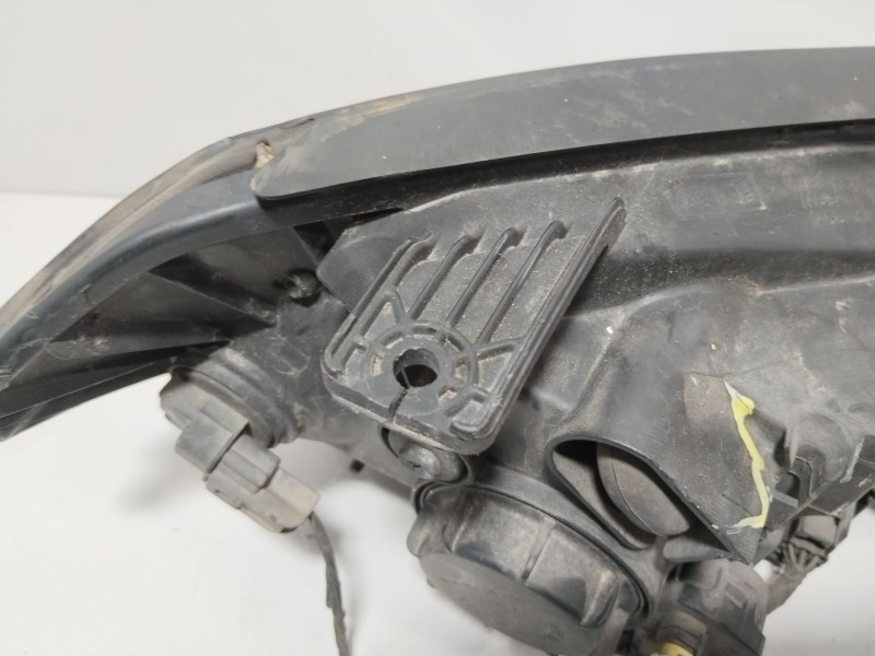 Recambio de faro izquierdo para ssangyong kyron 2.0 xdi referencia OEM IAM 8310309102  