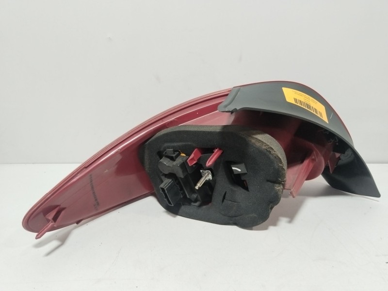 Recambio de piloto trasero derecho para peugeot 206 hatchback (2a/c) 1.4 i referencia OEM IAM 6351S0  