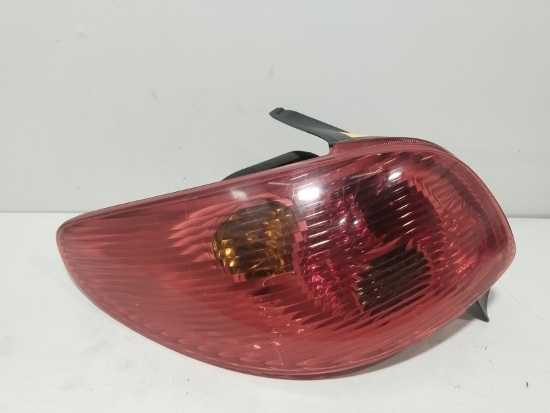Recambio de piloto trasero izquierdo para peugeot 206 hatchback (2a/c) 1.4 i referencia OEM IAM 6350S0  