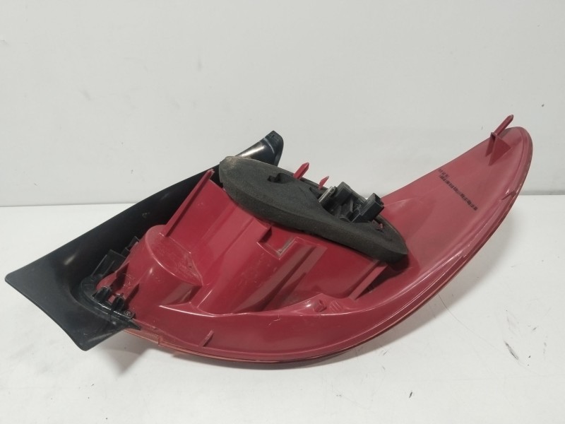 Recambio de piloto trasero izquierdo para peugeot 206 hatchback (2a/c) 1.4 i referencia OEM IAM 6350S0  