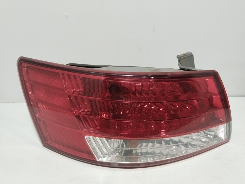 Recambio de piloto trasero izquierdo para hyundai sonata v (nf) 2.0 crdi referencia OEM IAM 924013K010  
