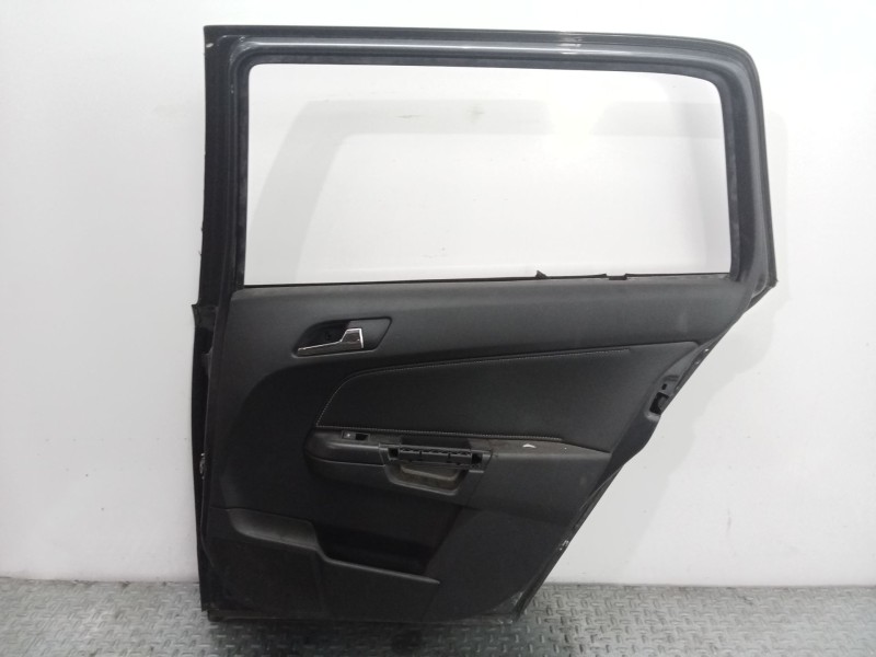 Recambio de puerta trasera derecha para opel astra h caravan cosmo referencia OEM IAM 843535 GRIS 