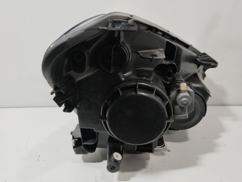 Recambio de faro izquierdo para nissan qashqai i van (j10) 1.6 dci referencia OEM IAM 26060BR60B  