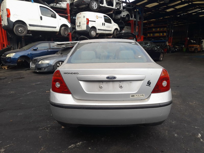 ford mondeo iii sedán (b4y) del año 2001