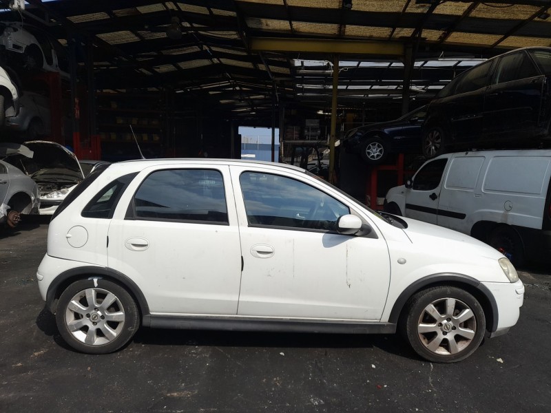 opel corsa c (x01) del año 2006
