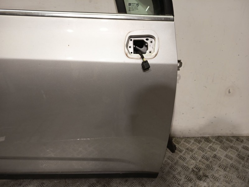 Recambio de puerta delantera derecha para chevrolet orlando (j309) 2.0 d referencia OEM IAM 95242605  