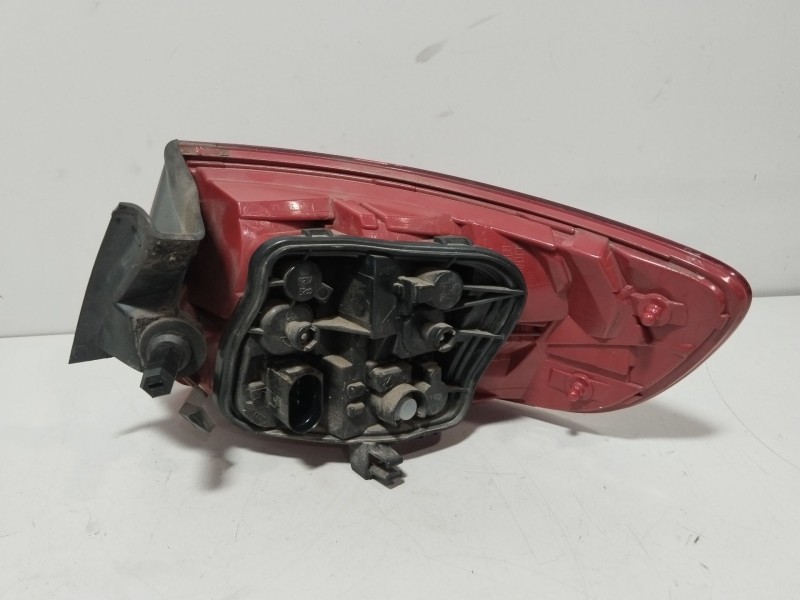 Recambio de piloto trasero izquierdo para audi a3 sportback (8pa) 1.4 tfsi referencia OEM IAM 8P4945095E  