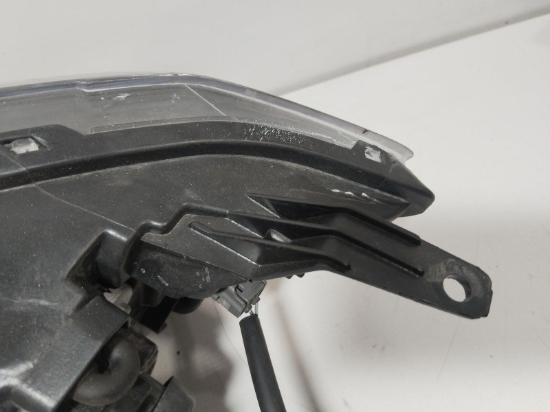 Recambio de faro derecho para mazda 3 sedán (bk) 1.6 (bk12) referencia OEM IAM BN8V510K0E  