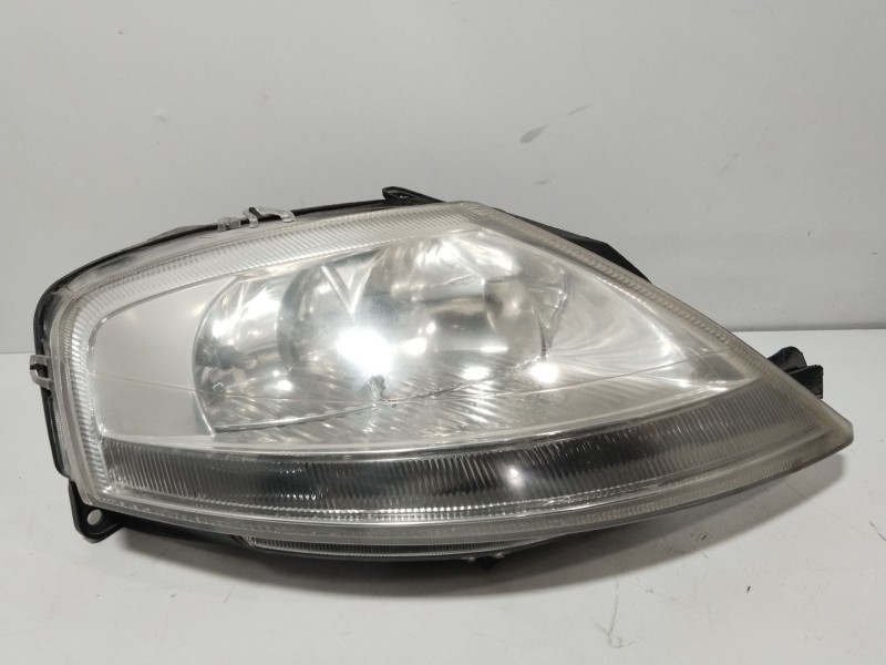 Recambio de faro derecho para citroën c3 i (fc_, fn_) 1.4 i referencia OEM IAM 620685  