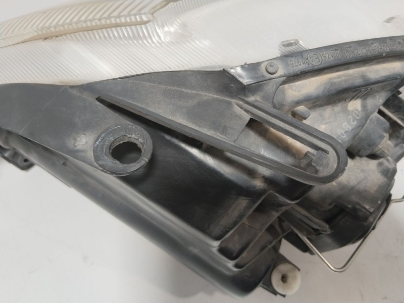 Recambio de faro derecho para citroën c3 i (fc_, fn_) 1.4 i referencia OEM IAM 620685  