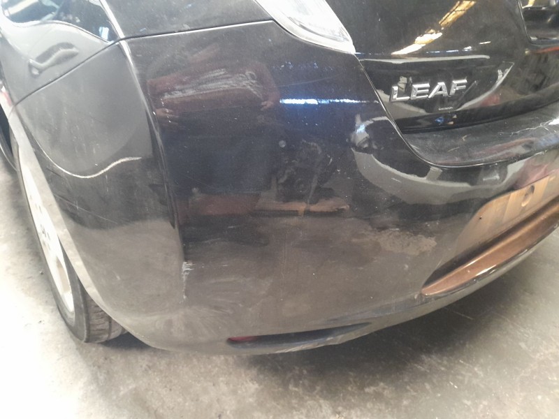 Recambio de paragolpes trasero para nissan leaf (ze1) electric referencia OEM IAM 850225SHMA  
