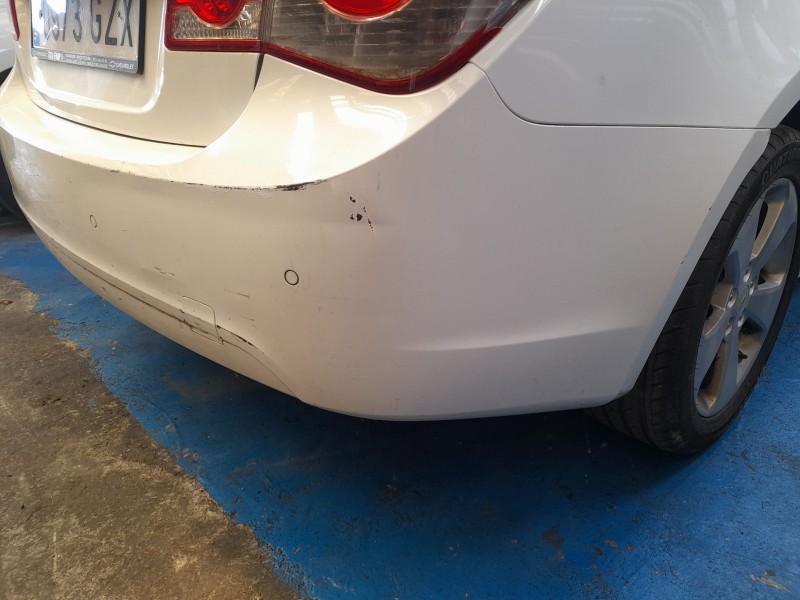 Recambio de paragolpes trasero para chevrolet cruze (j300) 2.0 cdi referencia OEM IAM   
