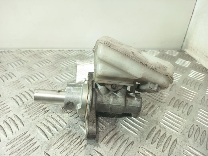 Recambio de bomba freno para ford fiesta vi van 1.4 tdci referencia OEM IAM 1754836  