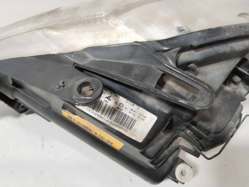 Recambio de faro derecho para citroën c3 i (fc_, fn_) 1.4 hdi referencia OEM IAM 620685  