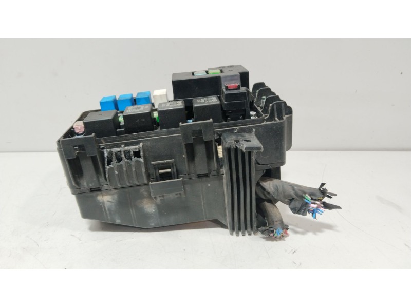 Recambio de caja reles / fusibles para hyundai sonata v (nf) 2.0 crdi referencia OEM IAM 919503K540  