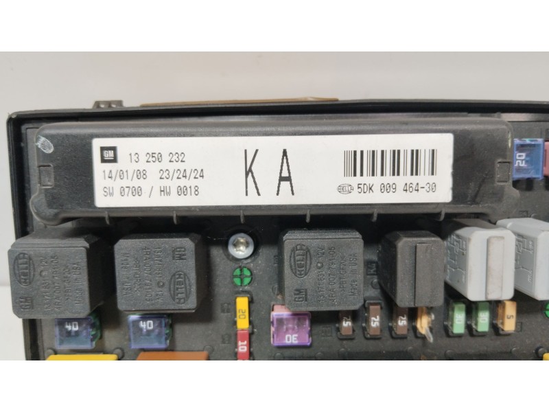 Recambio de caja reles / fusibles para opel astra h (a04) 1.7 cdti (l48) referencia OEM IAM 13250232  