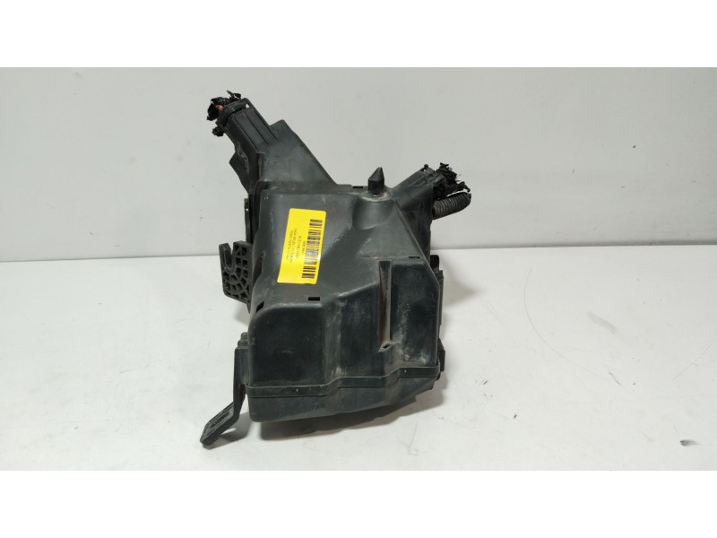 Recambio de caja reles / fusibles para ford fiesta vi van 1.4 tdci referencia OEM IAM 8V5114B144BA  