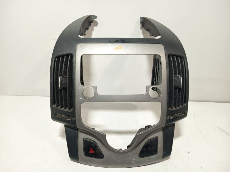 Recambio de consola central para hyundai i30 station wagon (fd) 1.6 crdi referencia OEM IAM U05F05  