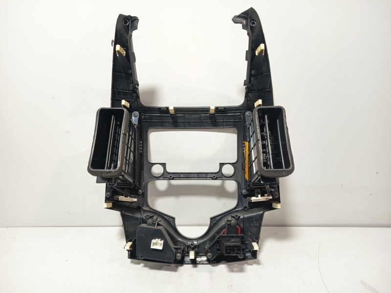Recambio de consola central para hyundai i30 station wagon (fd) 1.6 crdi referencia OEM IAM U05F05  