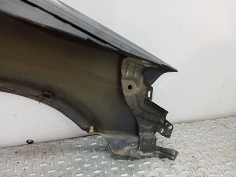 Recambio de aleta delantera izquierda para nissan primera hatchback (p12) 1.9 dci referencia OEM IAM 63101AV630  