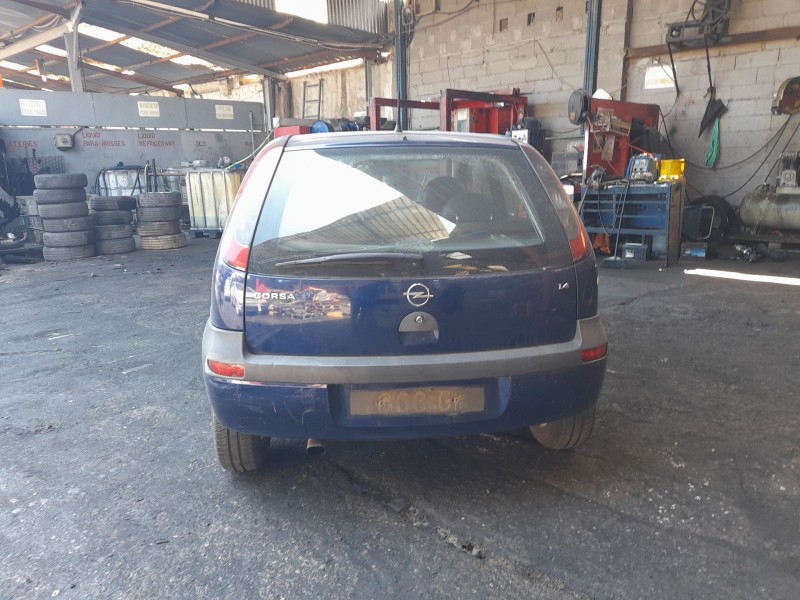 opel corsa c (x01) del año 2002