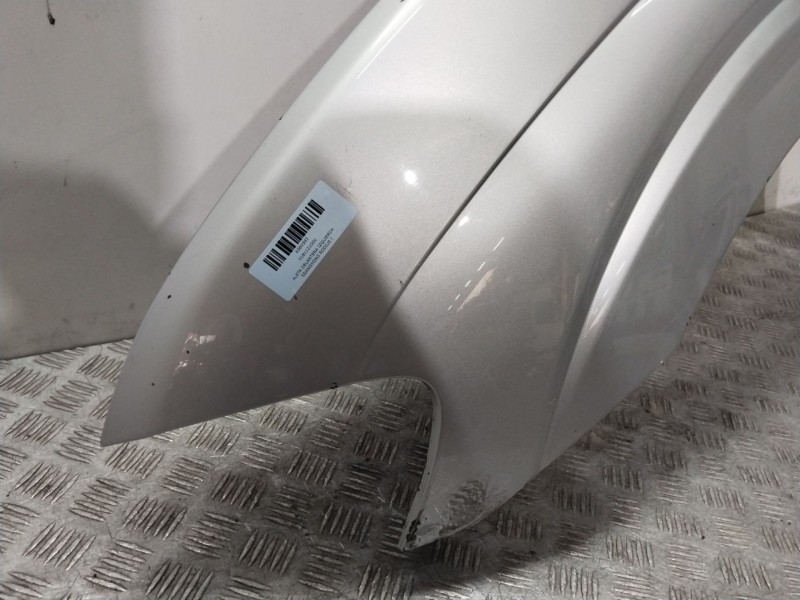 Recambio de aleta delantera izquierda para ssangyong rodius i 2.7 xdi referencia OEM IAM 5181121000  