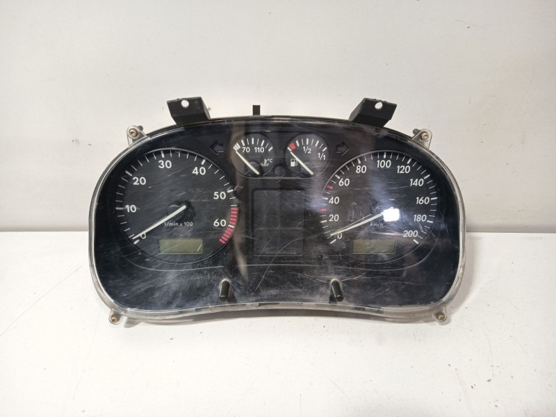 Recambio de cuadro instrumentos para volkswagen polo berlina (6n1) básico referencia OEM IAM 0263602005  