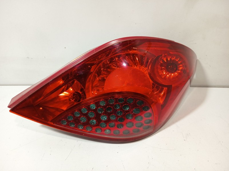 Recambio de piloto trasero derecho para peugeot 207/207+ (wa_, wc_) 1.4 hdi referencia OEM IAM 6351Y7  