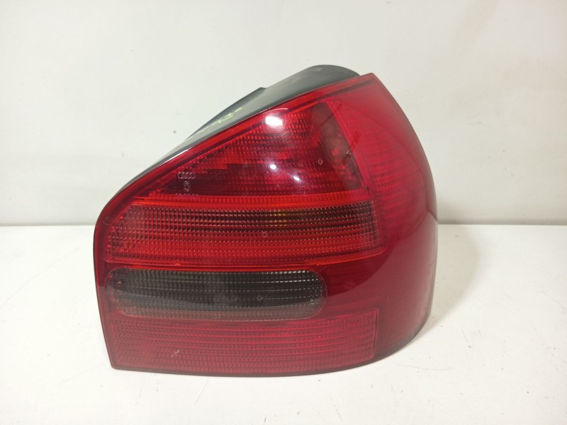 Recambio de piloto trasero derecho para audi a3 (8l1) 1.9 tdi referencia OEM IAM 8L0945096A  
