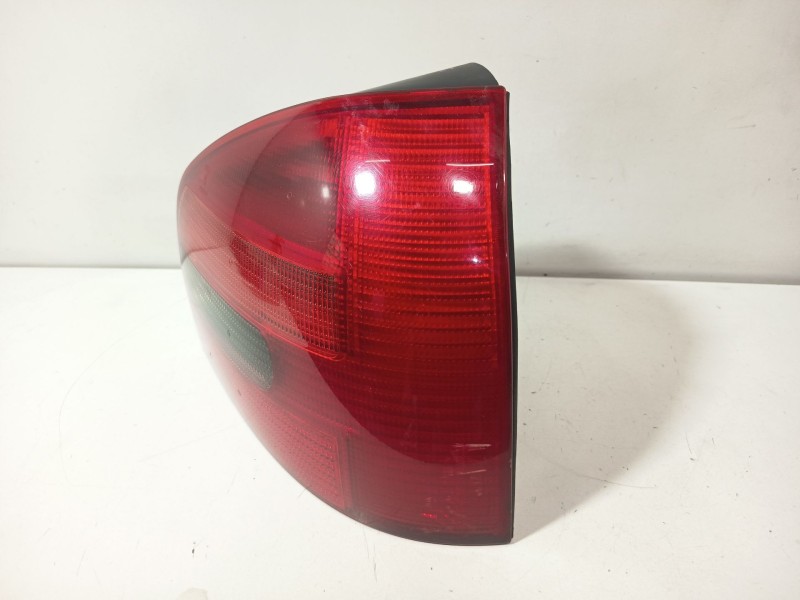 Recambio de piloto trasero derecho para audi a3 (8l1) 1.9 tdi referencia OEM IAM 8L0945096A  