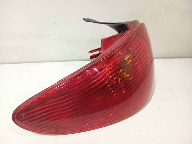 Recambio de piloto trasero izquierdo para peugeot 206 hatchback (2a/c) 1.4 16v referencia OEM IAM 6350S0  