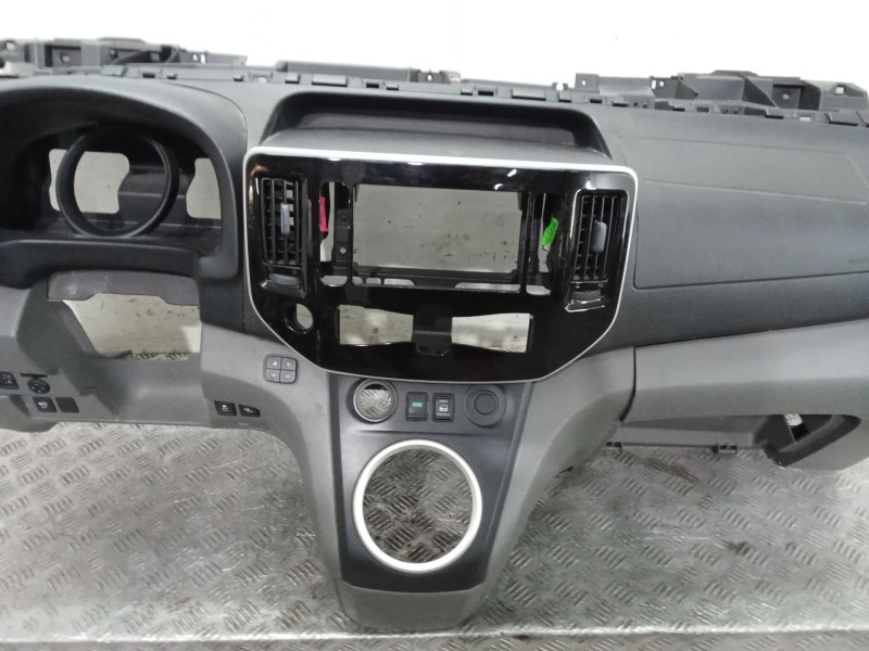 Recambio de salpicadero para nissan nv200 furgoneta e-nv (me0n) referencia OEM IAM 681004FA2A  