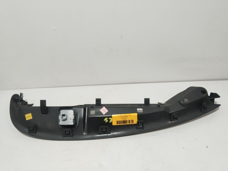 Recambio de moldura para renault scénic iii (jz0/1_) 1.2 tce (jz16) referencia OEM IAM 682406857R  