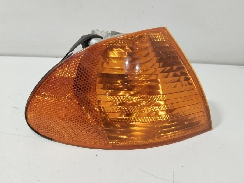 Recambio de piloto delantero derecho para bmw 3 (e46) 320 d referencia OEM IAM 1315106141  