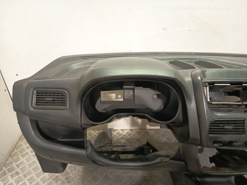 Recambio de salpicadero para opel combo furgoneta/monovolumen (x12) 1.3 cdti (b05) referencia OEM IAM 95513325  