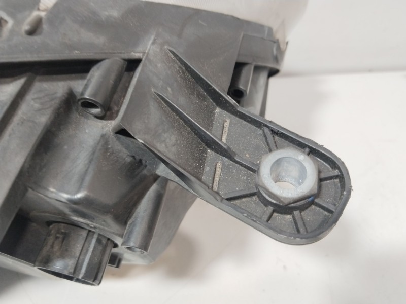 Recambio de faro izquierdo para opel combo furgoneta/monovolumen (x12) 1.3 cdti (b05) referencia OEM IAM 95526869  